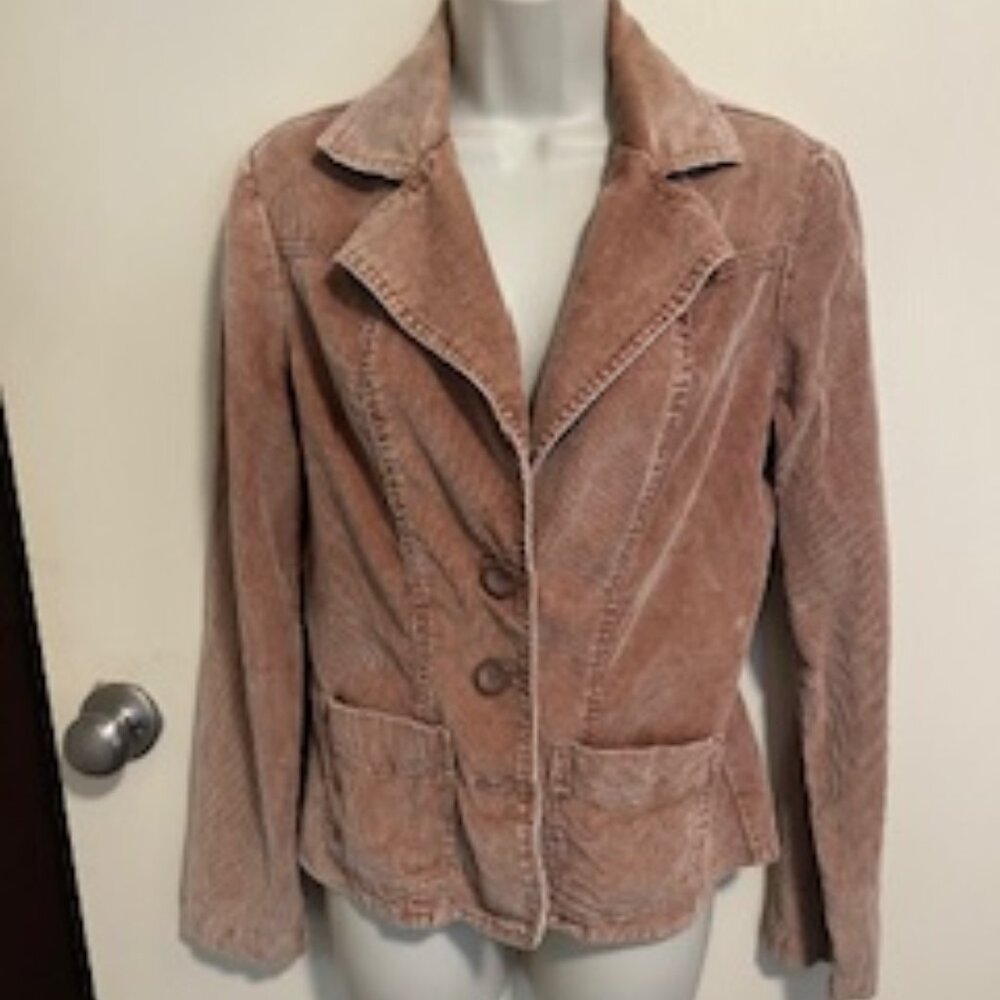 Vintage-Inspired Corduroy Blazer
